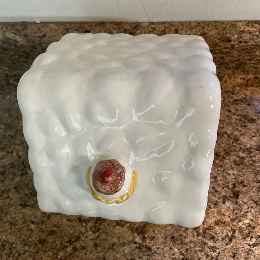 Vintage‎ World Bazaars Gingerbread House Christmas Cookie Jar